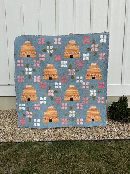 Bloom & Buzz Quilt Kit